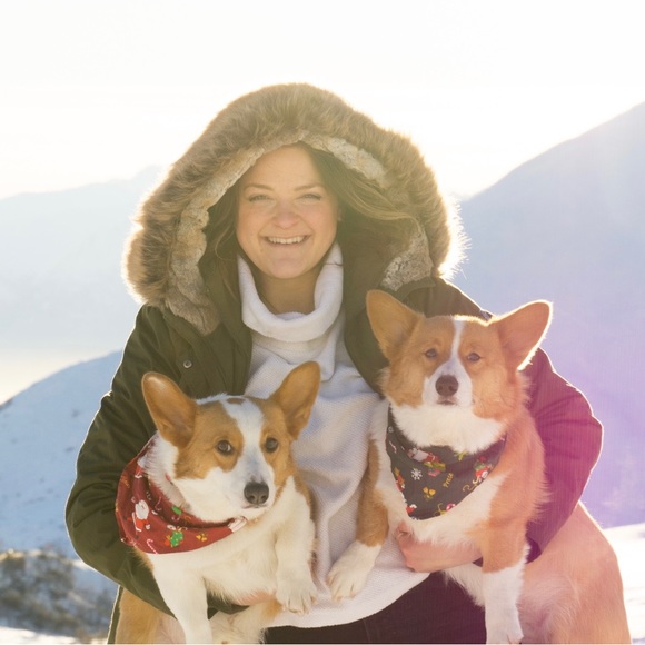 Your Alaskan Posher, Shelby! Let’s recycle fashion together 🌿🖤🏔🤩🙌🏼 - Picture 7 of 11